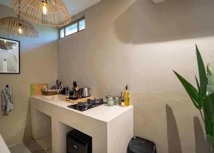 Vakantiehuis Modern Apartment&pool